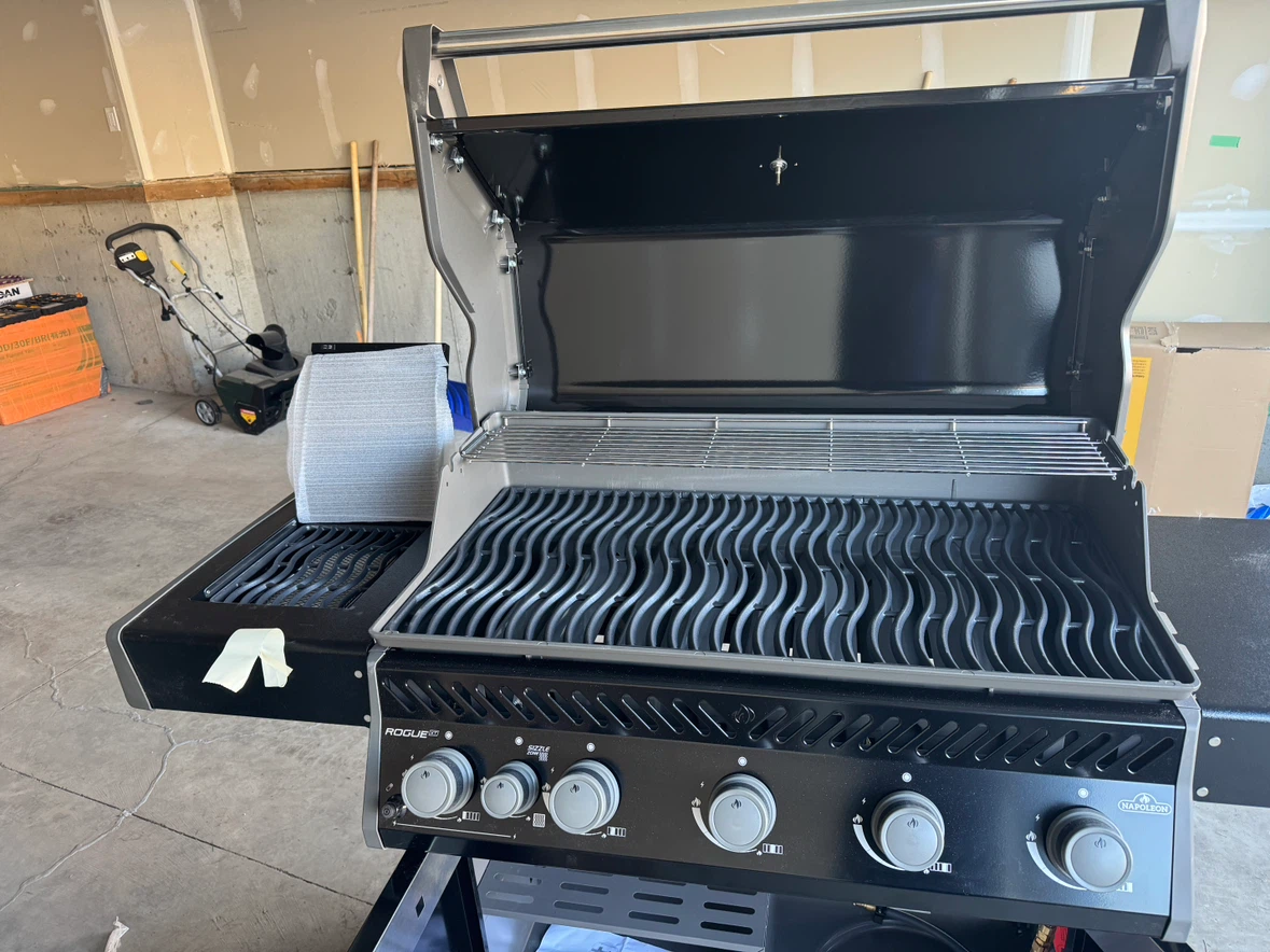Napoleon Rogue XT 625 5+ Burner Natural Gas BBQ - photo 5