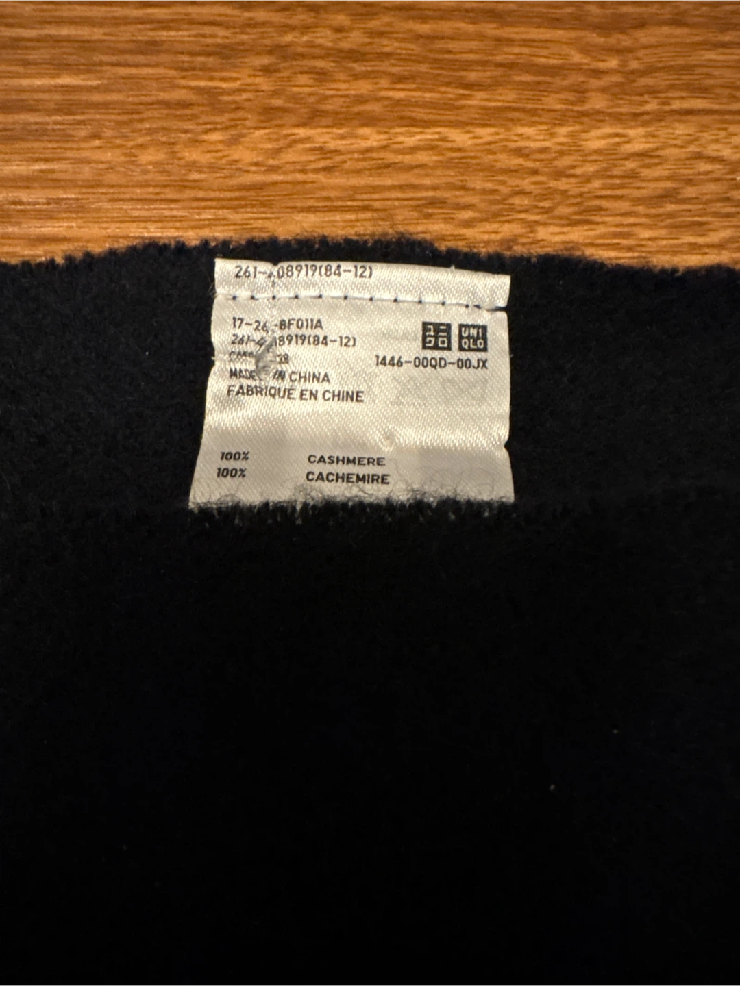 Uniqlo 100% Cashmere Scarf - photo 2