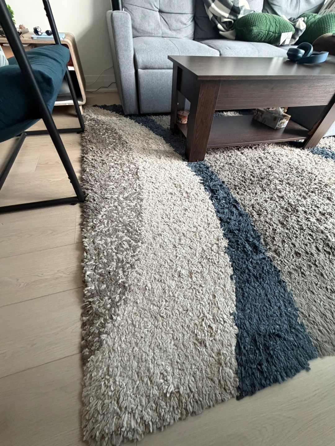 Area Rug - 6ft 6 in x 8ft 6in - photo 2