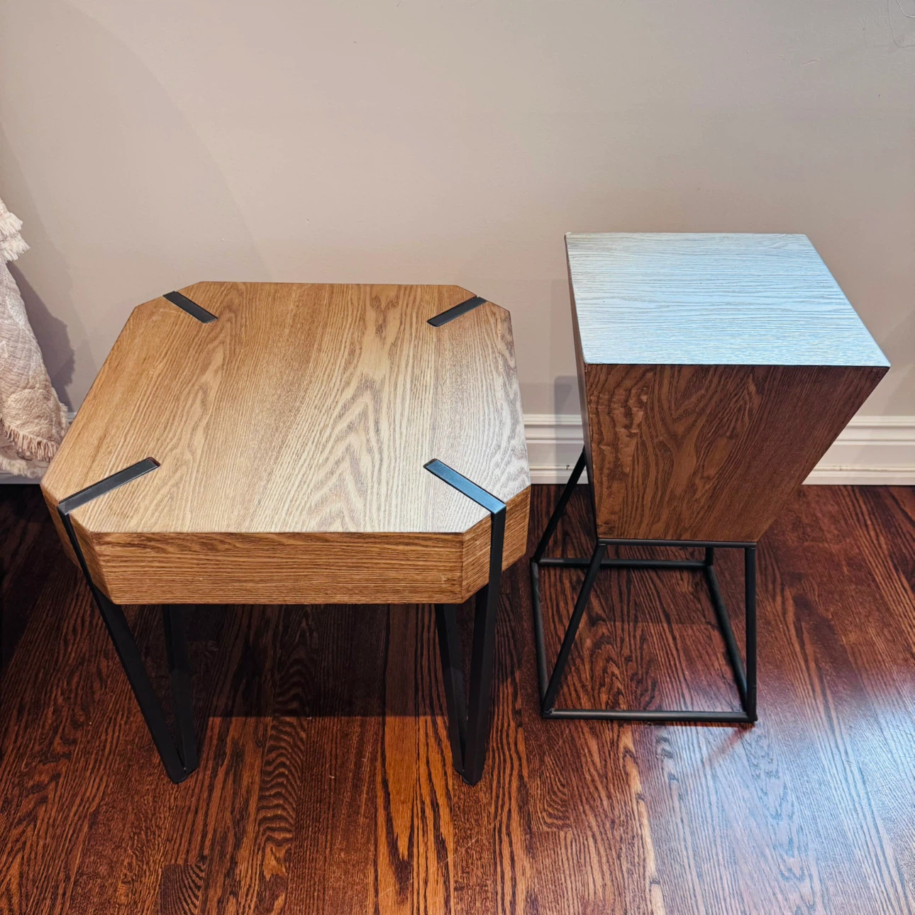 Set of 2 Oak Wood and Metal Side Tables