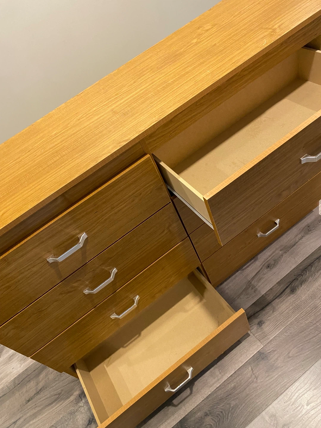 Eight-drawer dresser - photo 2