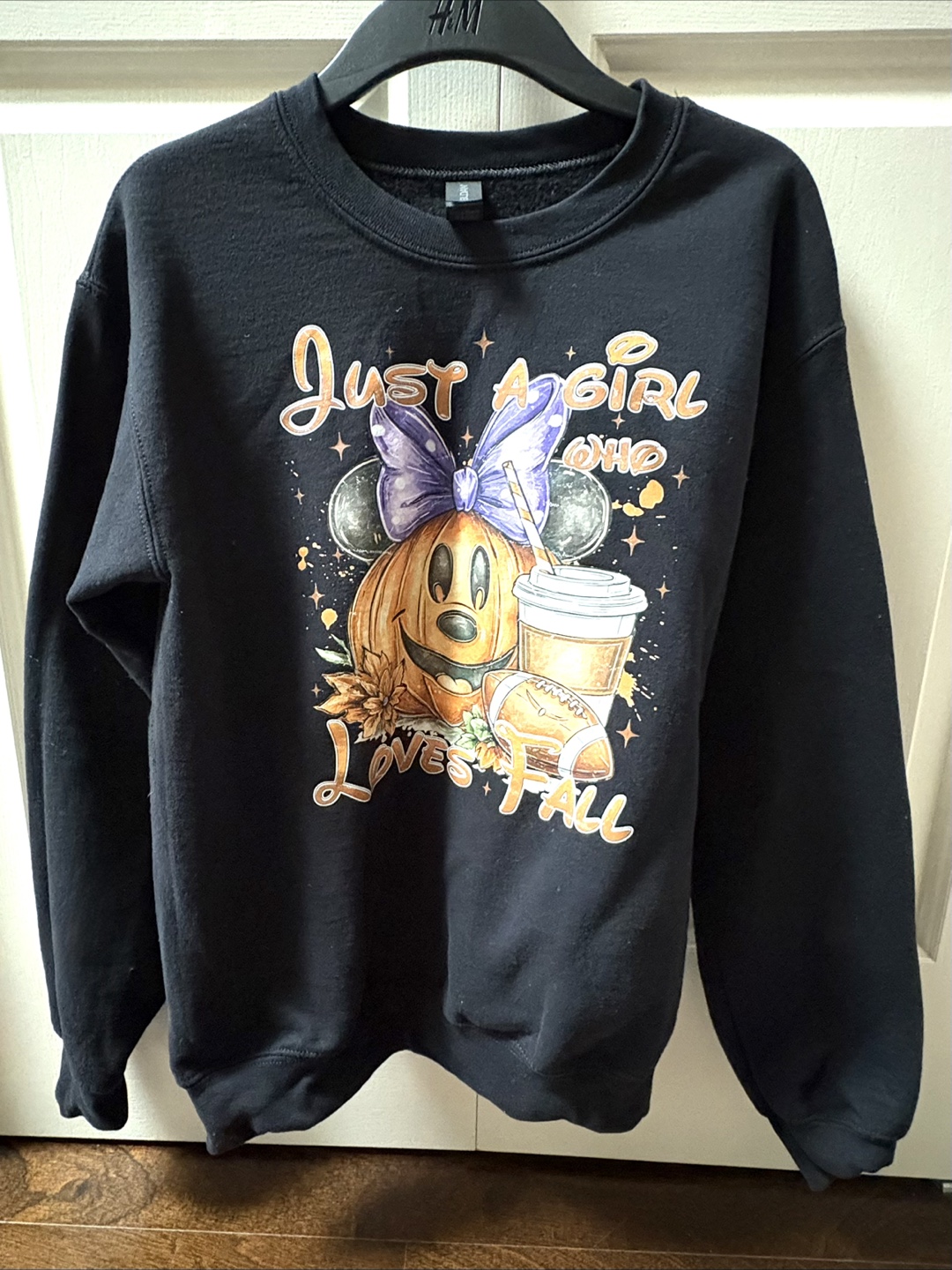 Gildan Heavy Blend "Just A Girl Who Loves Fall" Sweatshirt