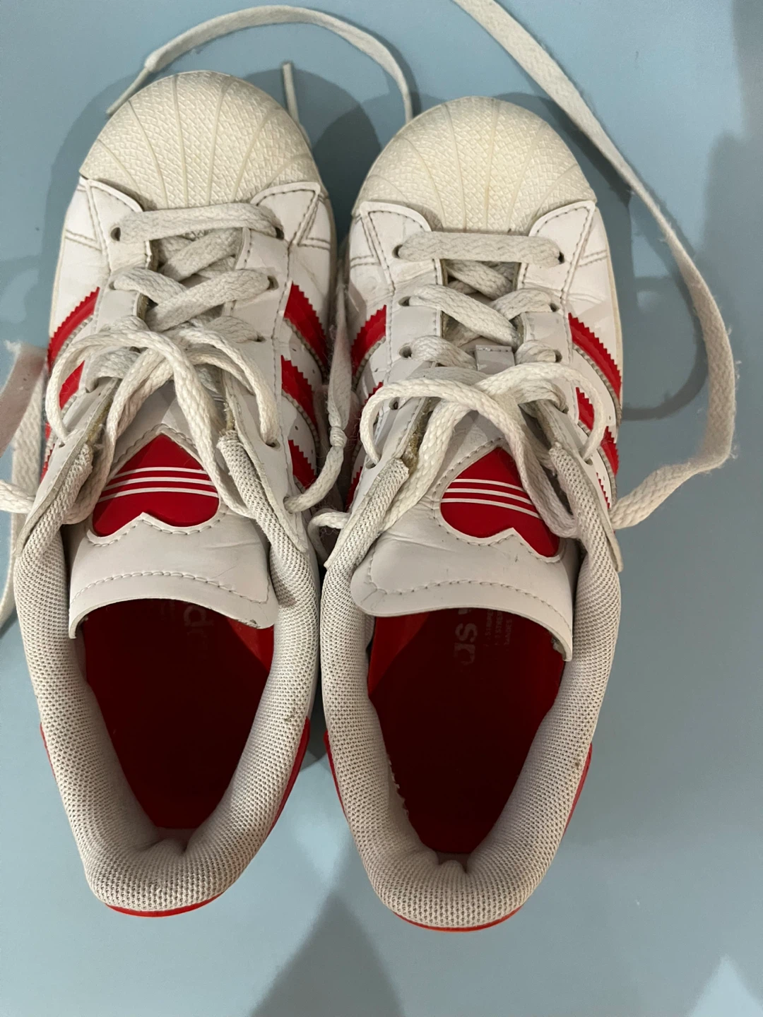 Adidas Superstars White/ Red Heart Detail - Size 5 - photo 4