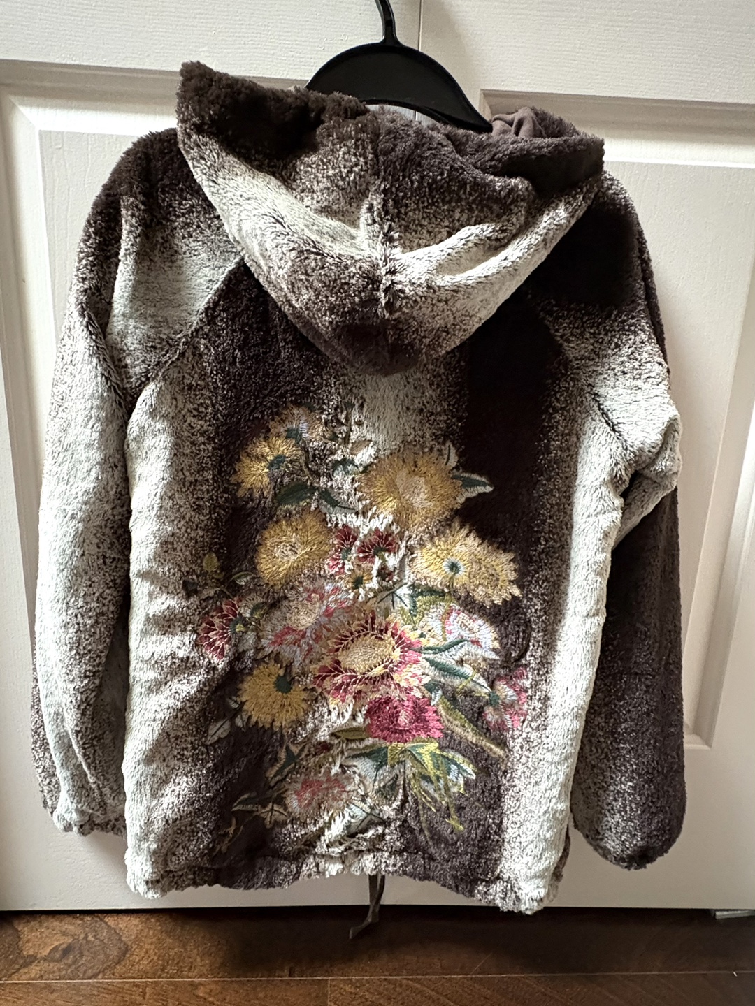 Reversible Embroidered Fleece Hoodie with Floral Design - photo 4