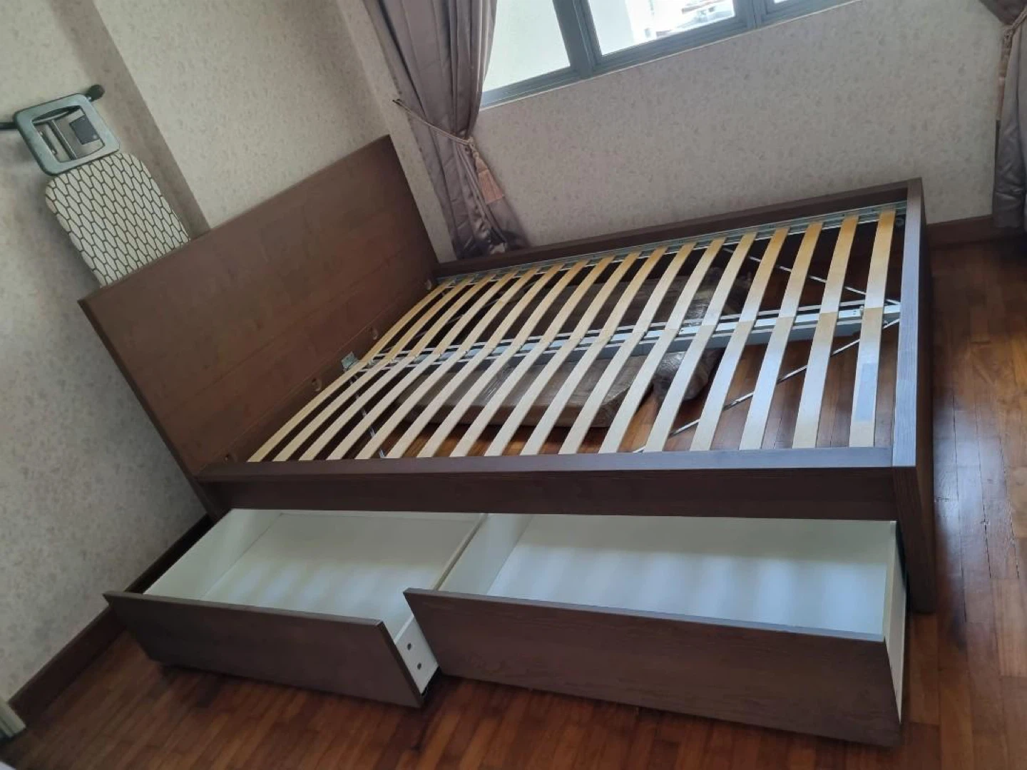 Queen Size Brown Ash IKEA Malm Bed Frame / 2 Drawers - photo 2