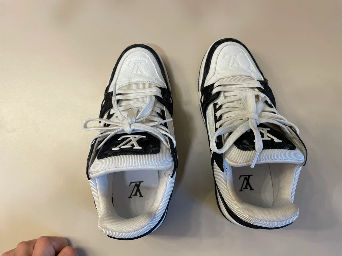 Louis Vuitton "LV Trainer" Sneakers - Black/White - photo 4