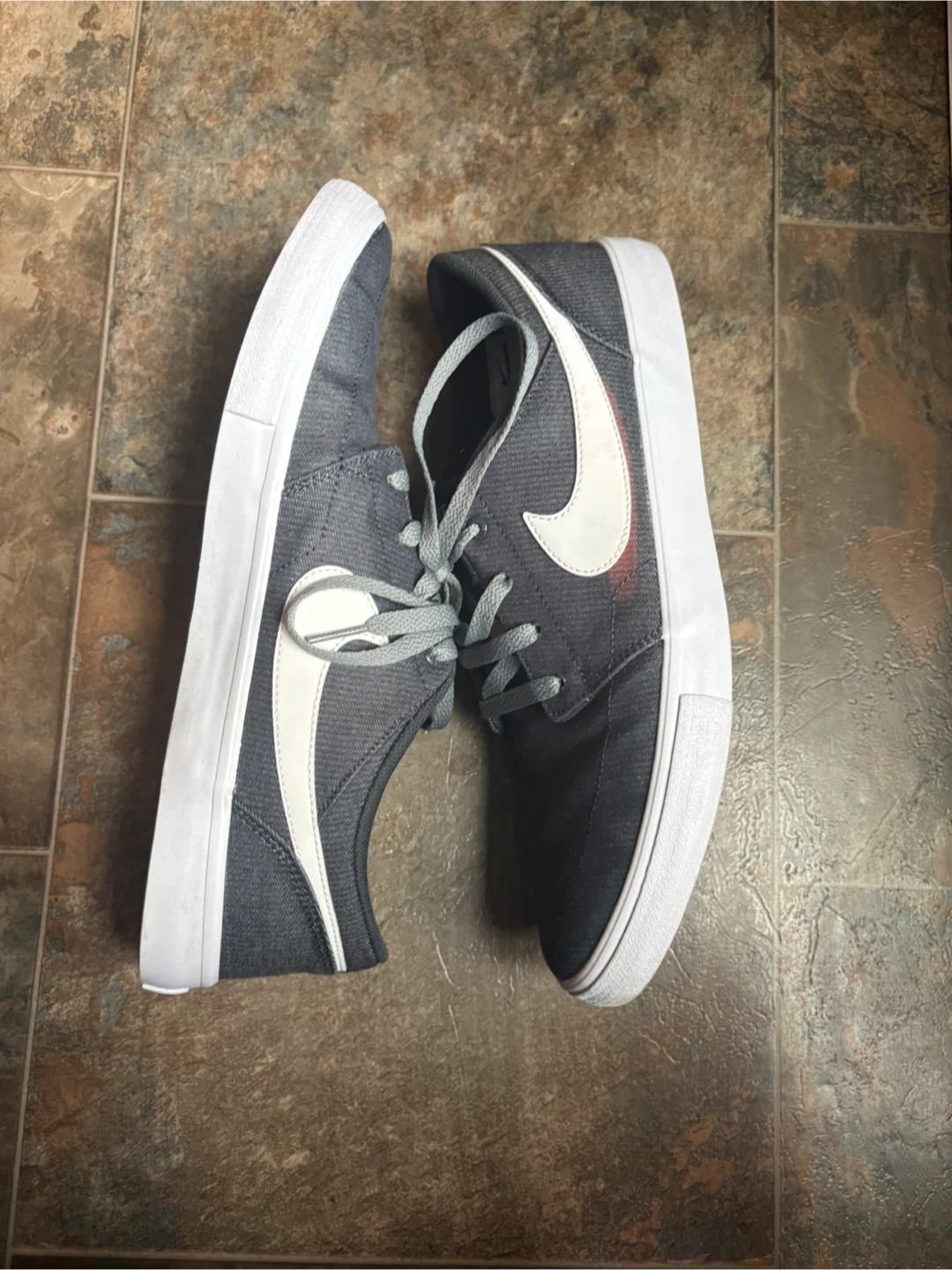 Nike SB Men's Dark Grey Canvas Skate Shoes