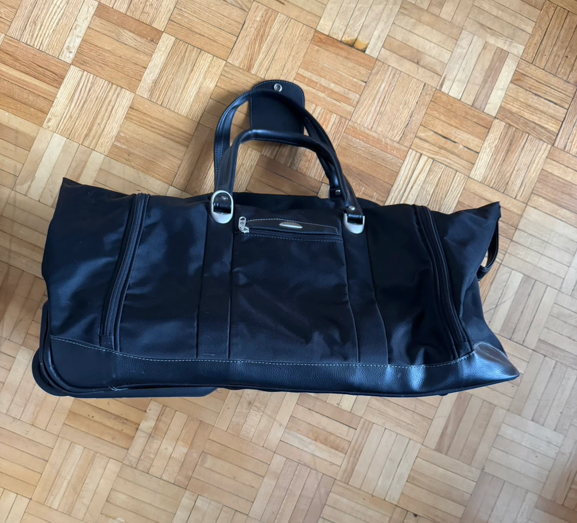 Samsonite Black Duffel Bag with Wheels