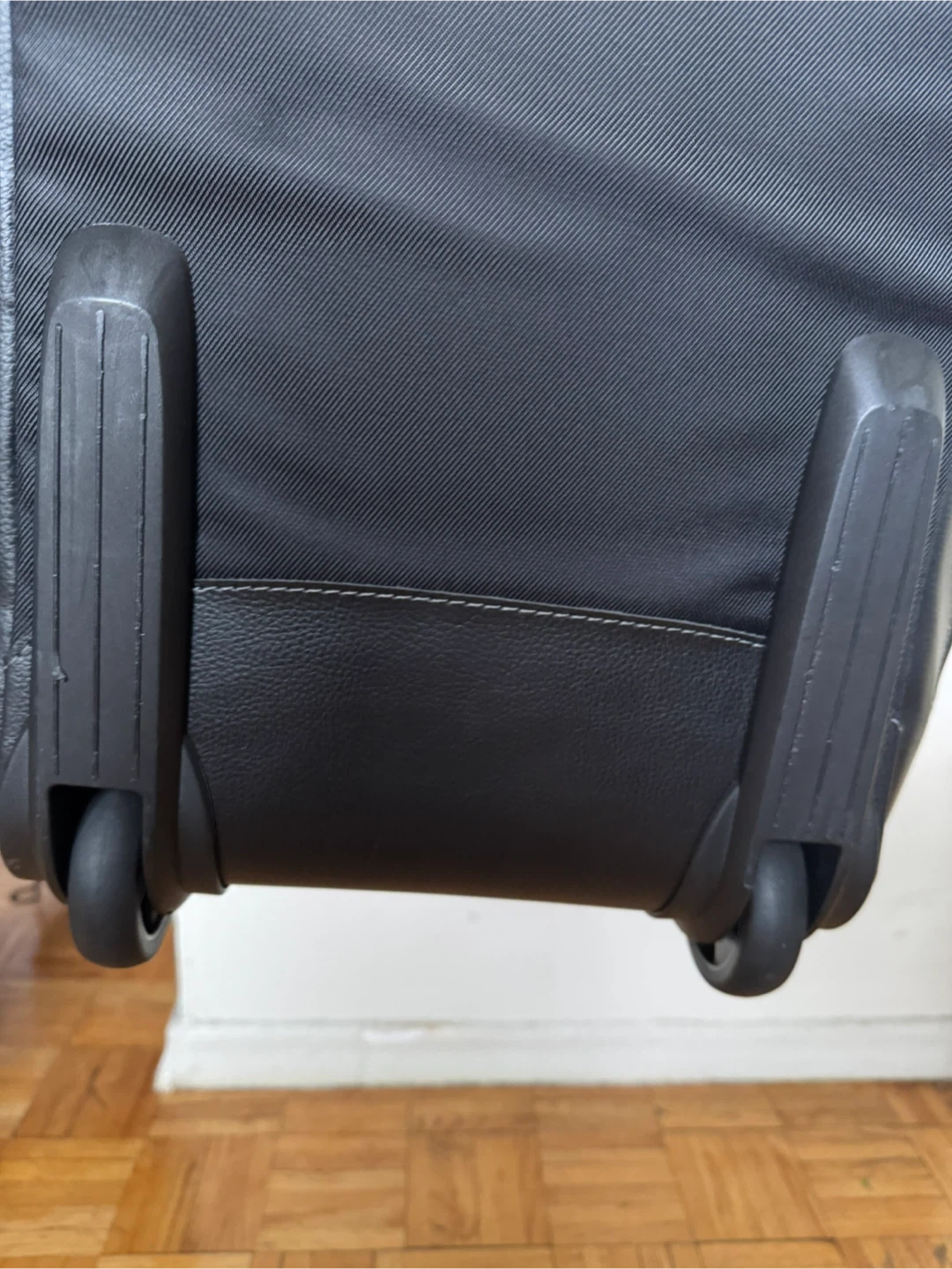 Samsonite Black Duffel Bag with Wheels - photo 4