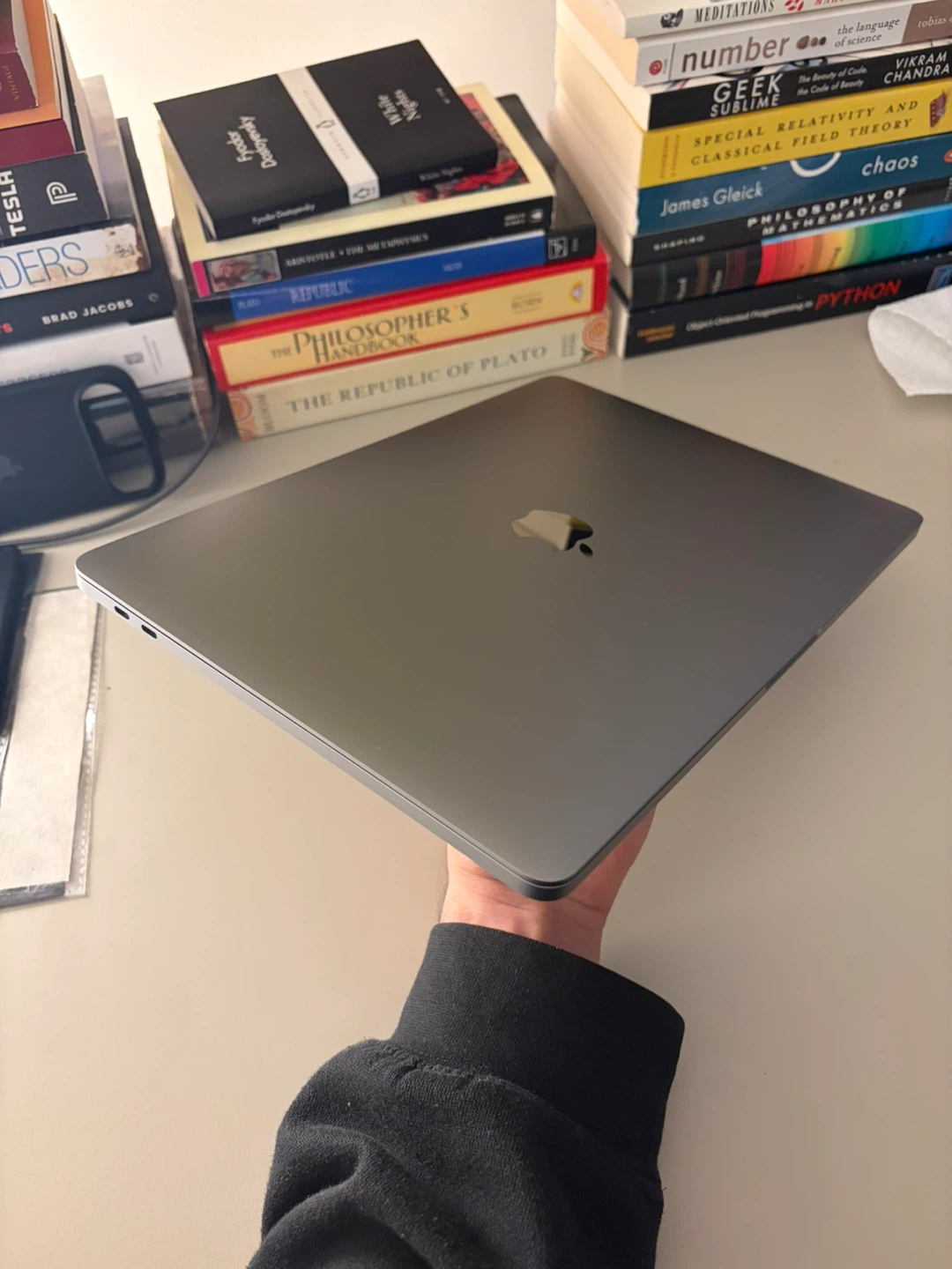 MacBook Pro 2019 Touch Bar - photo 4