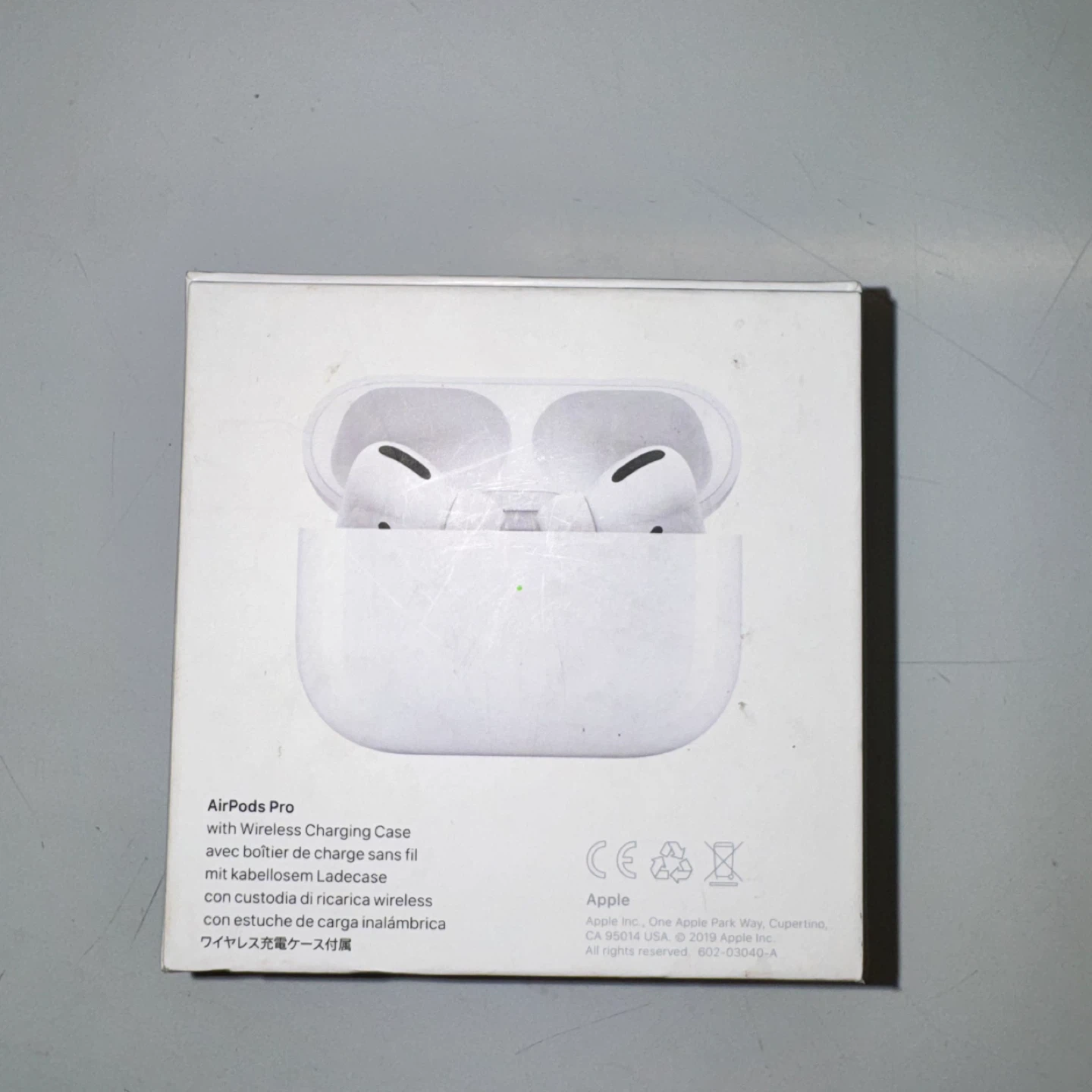 Apple AirPods Pro Wireless Charging Case - photo 2