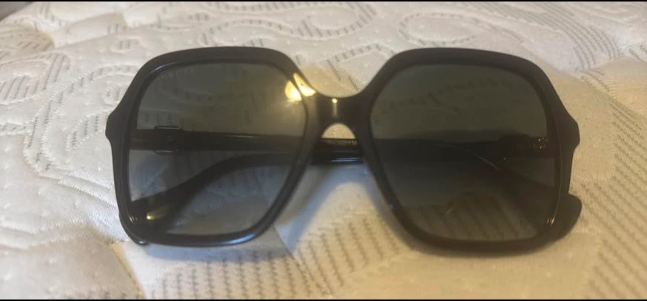 Gucci Women's Black Oversized Sunglasses
