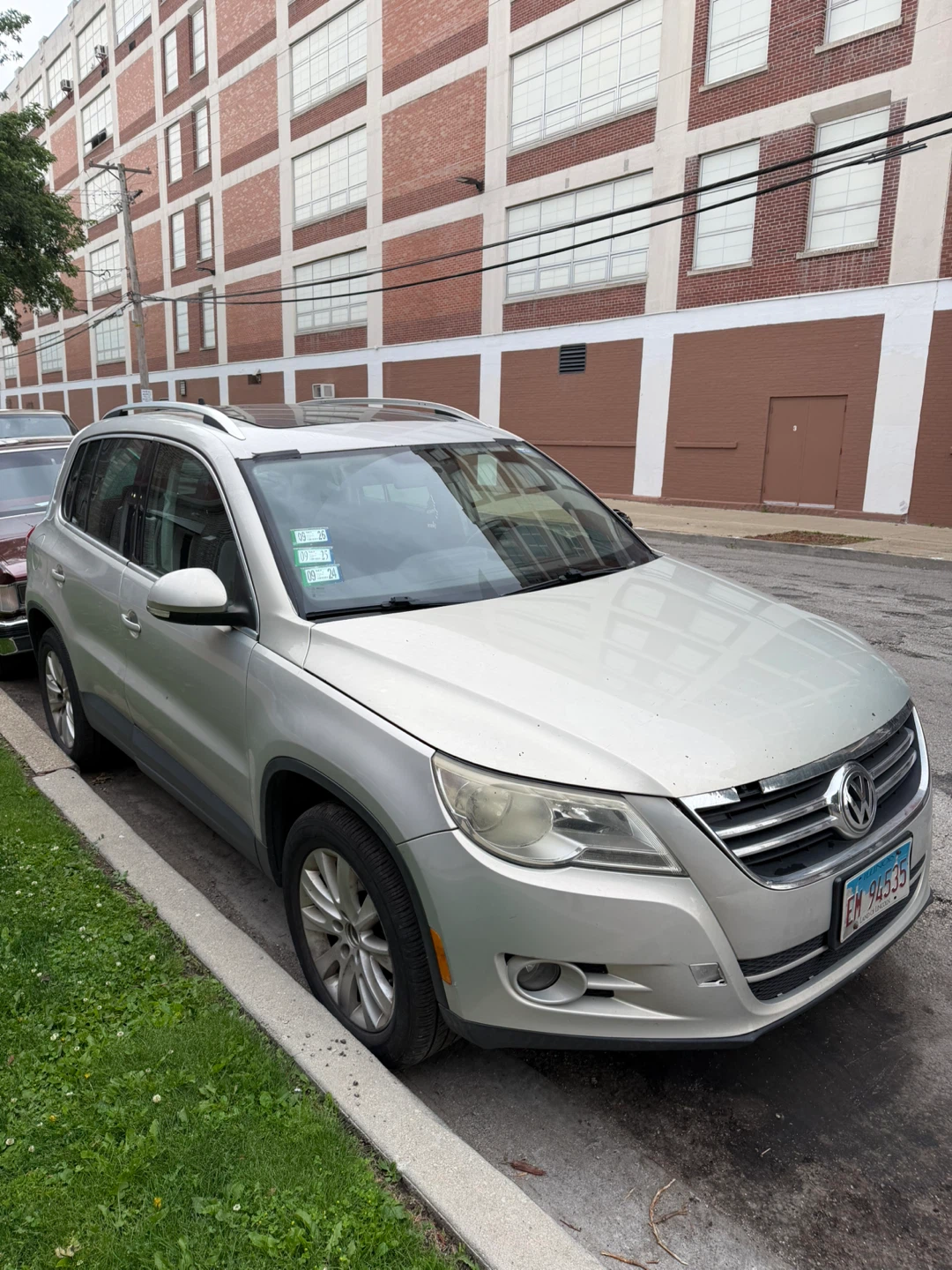 2009 Volkswagen Tiguan · 2.0T LE Sport Utility 4D