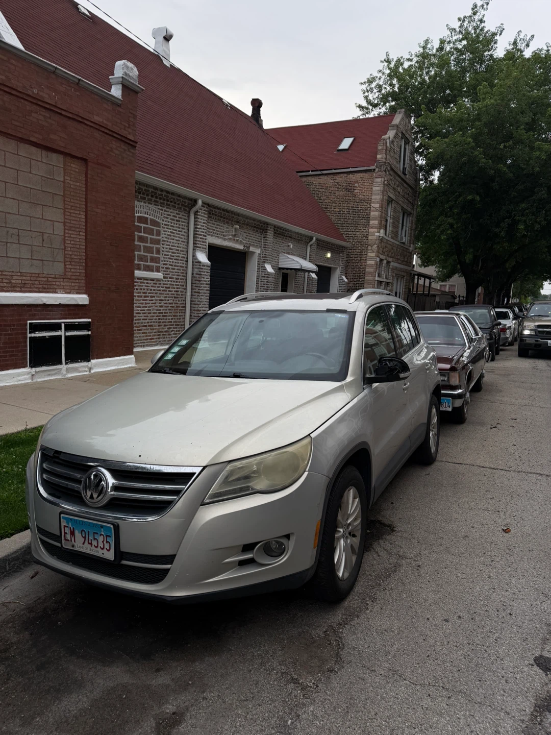 2009 Volkswagen Tiguan · 2.0T LE Sport Utility 4D - photo 2