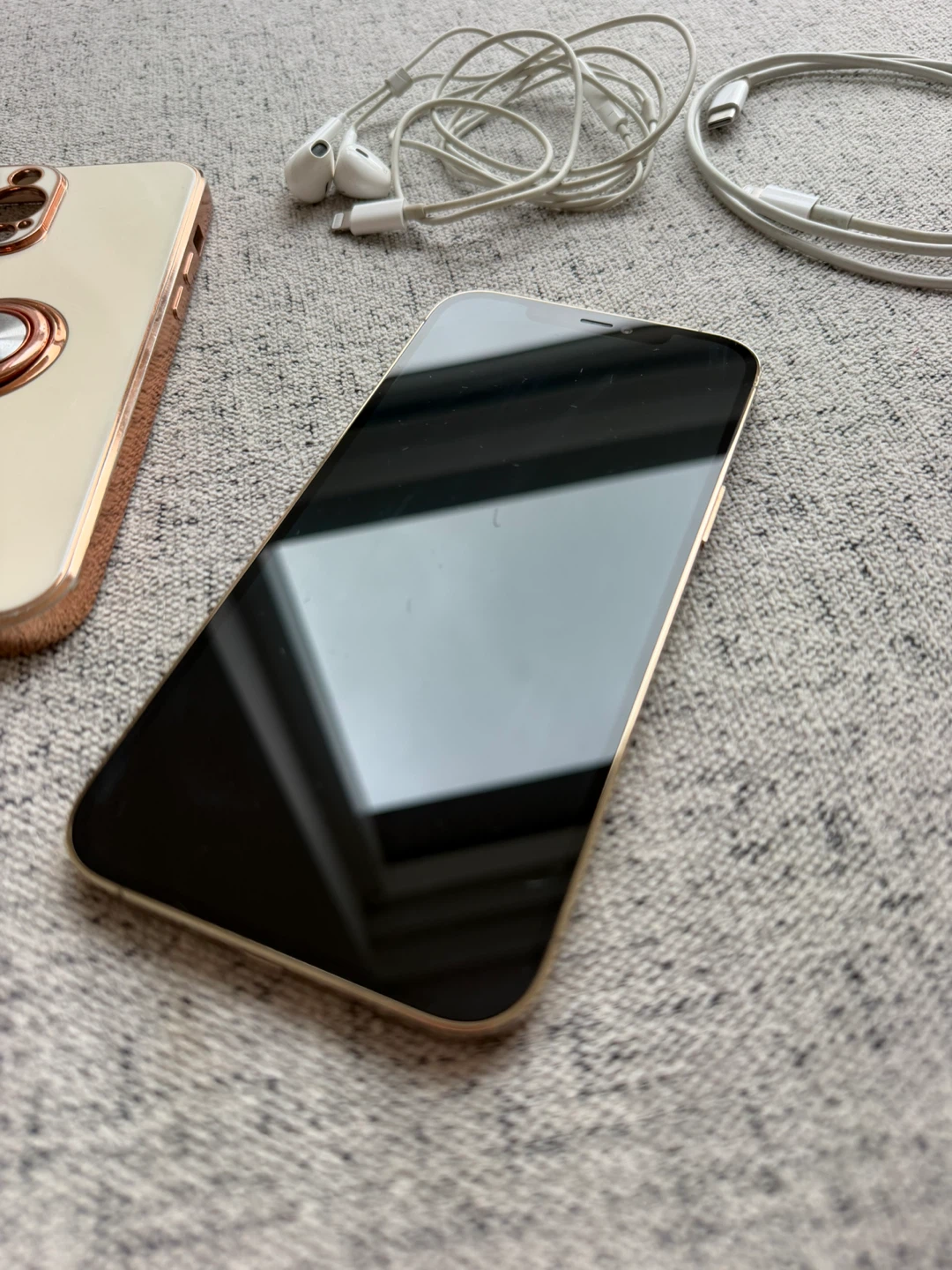 Apple iPhone 12 Pro - Gold - photo 3