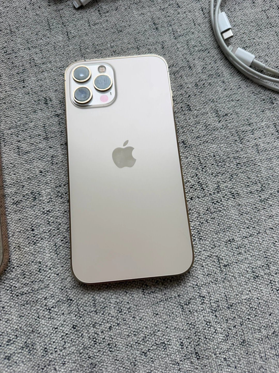 Apple iPhone 12 Pro - Gold - photo 4
