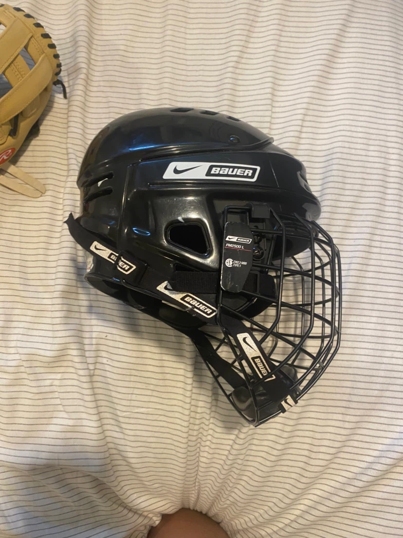 Bauer Nike Hockey Helmet with Cage - photo 2