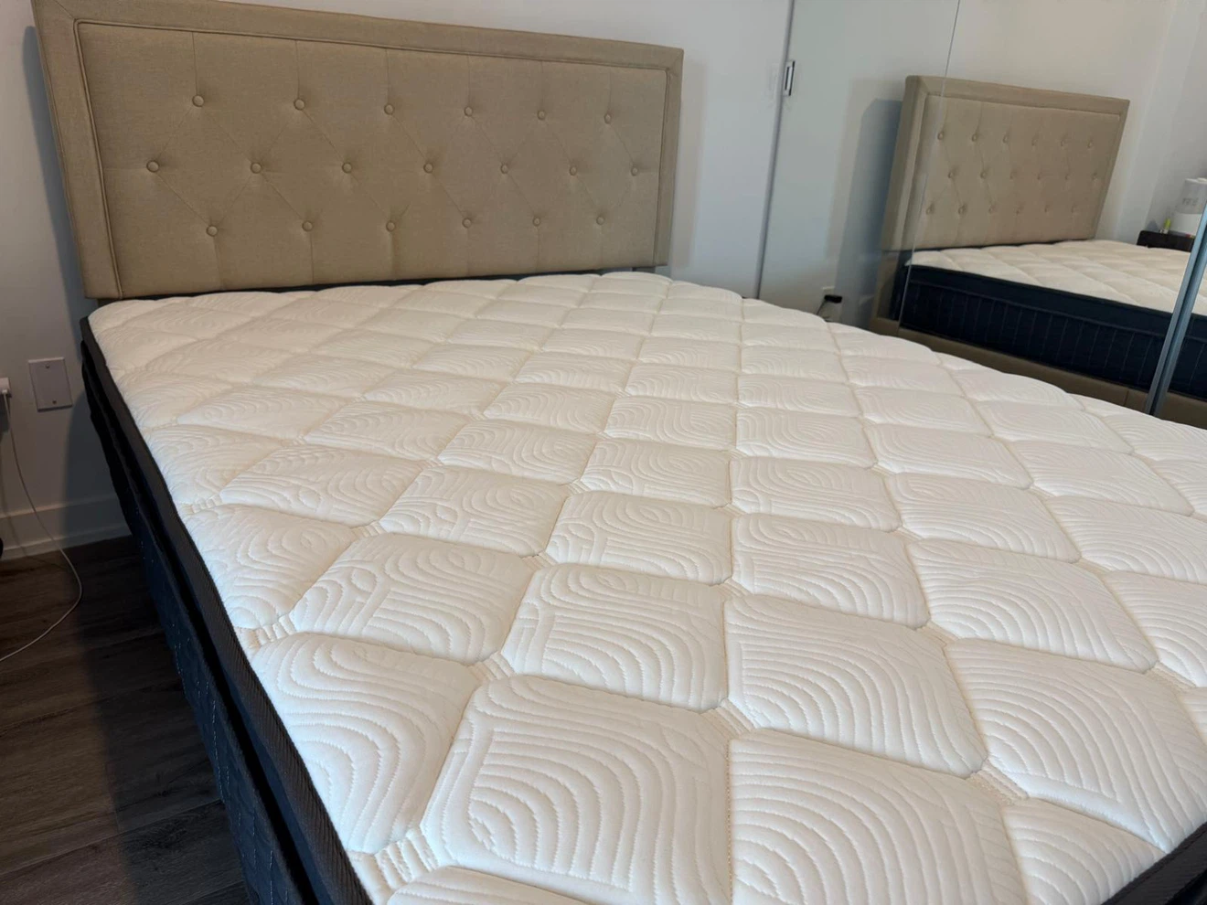 Queen Mattress and Bed Set - photo 2