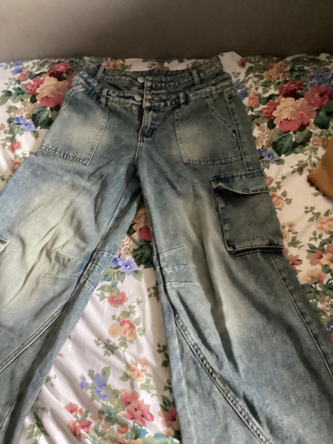 SHEIN Wide Leg Cargo Jeans