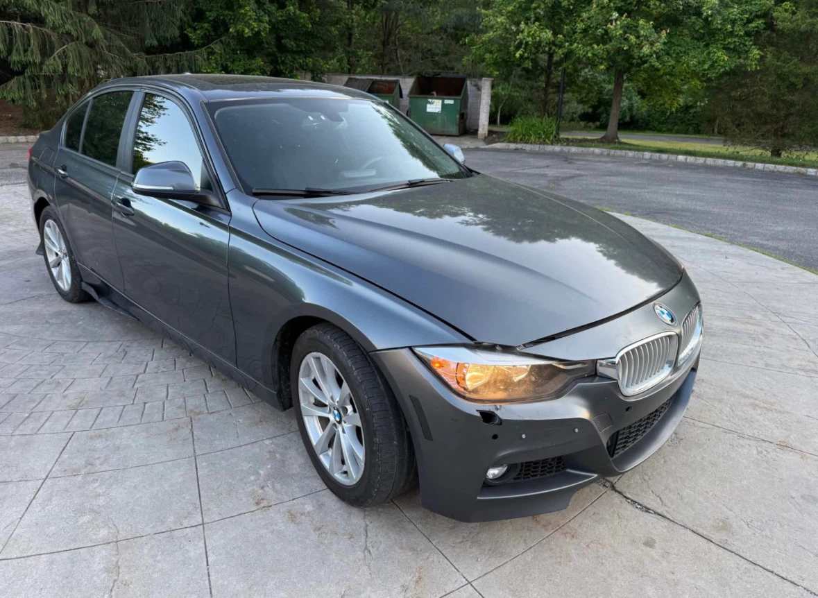 2015 BMW 320i Sedan - photo 2