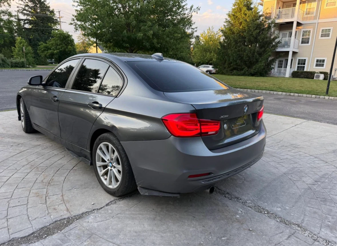 2015 BMW 320i Sedan - photo 3
