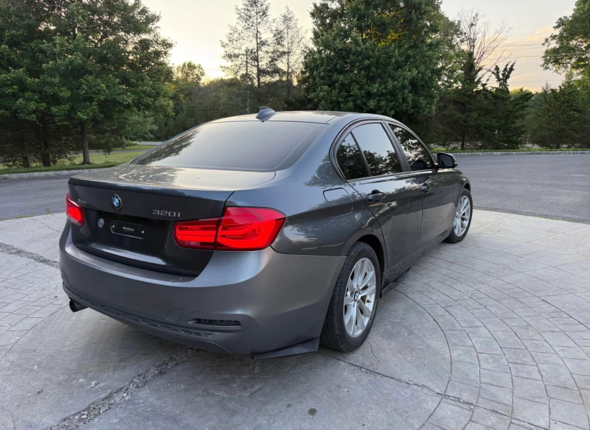 2015 BMW 320i Sedan - photo 4