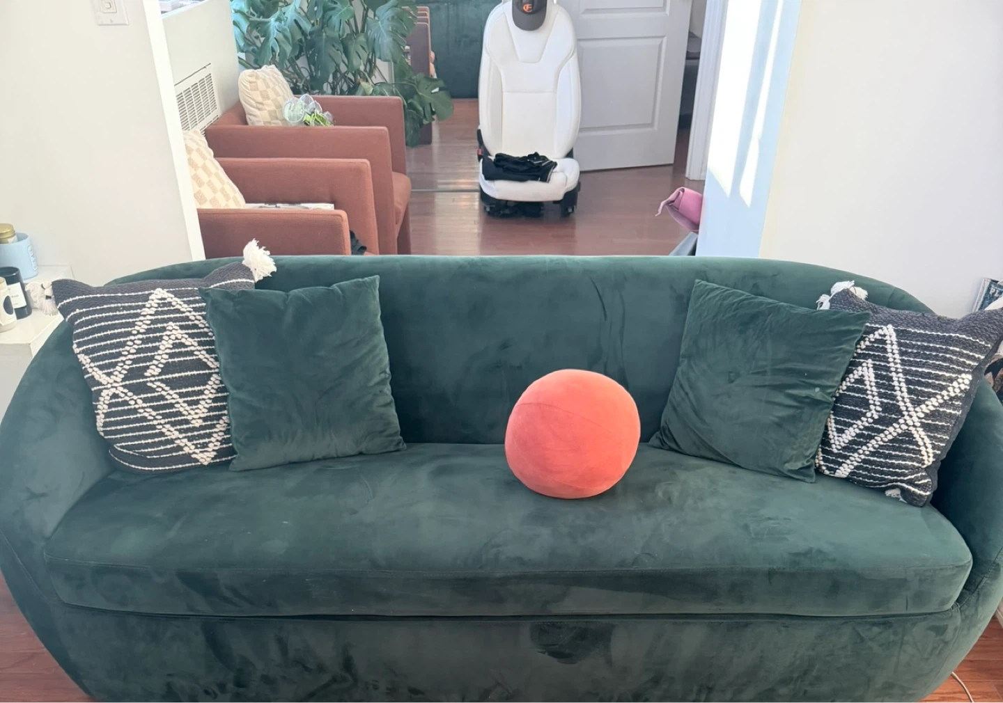 Green couch - photo 2