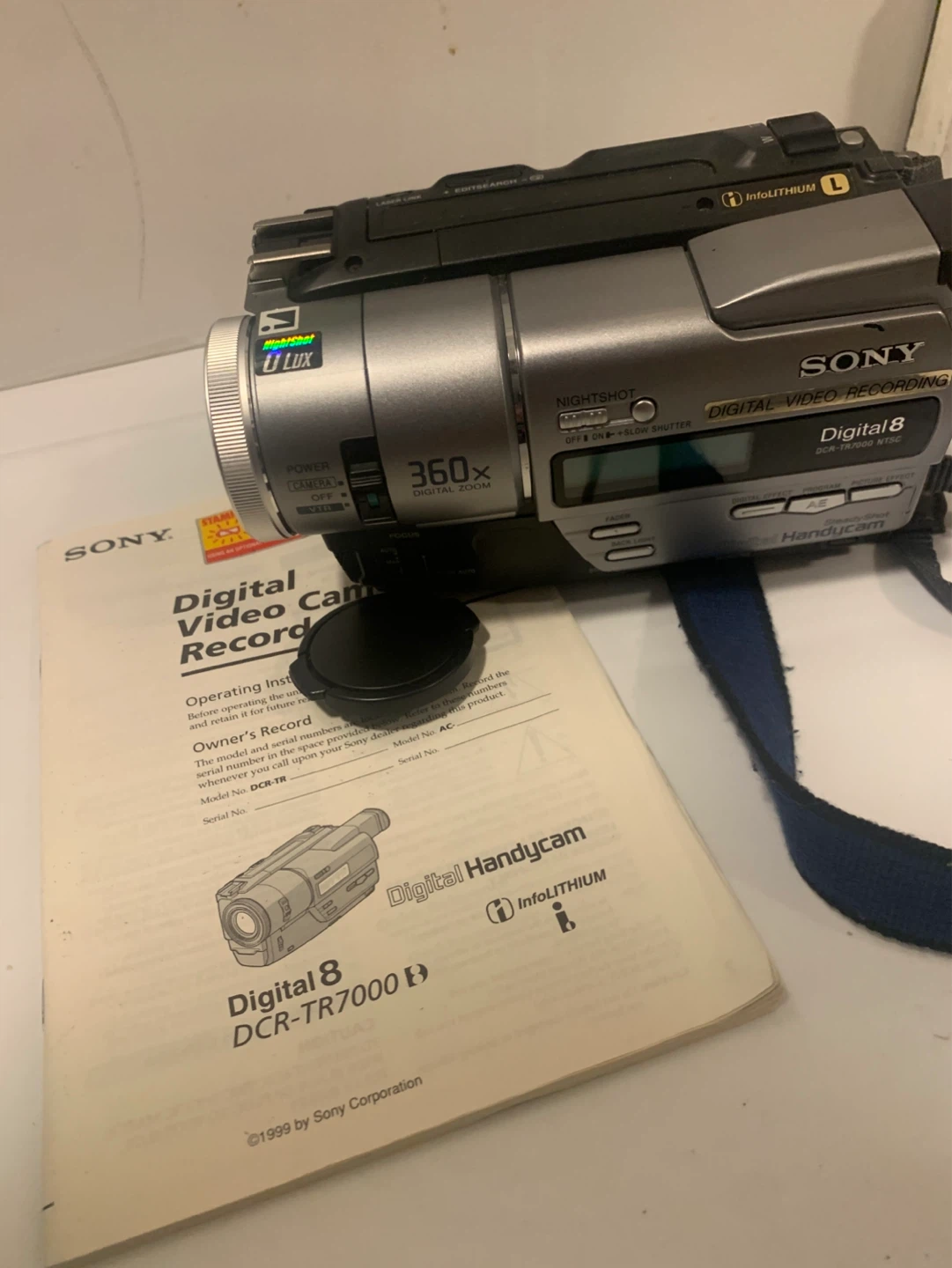 Sony Digital 8 Handycam DCR-TR7000 Camcorder