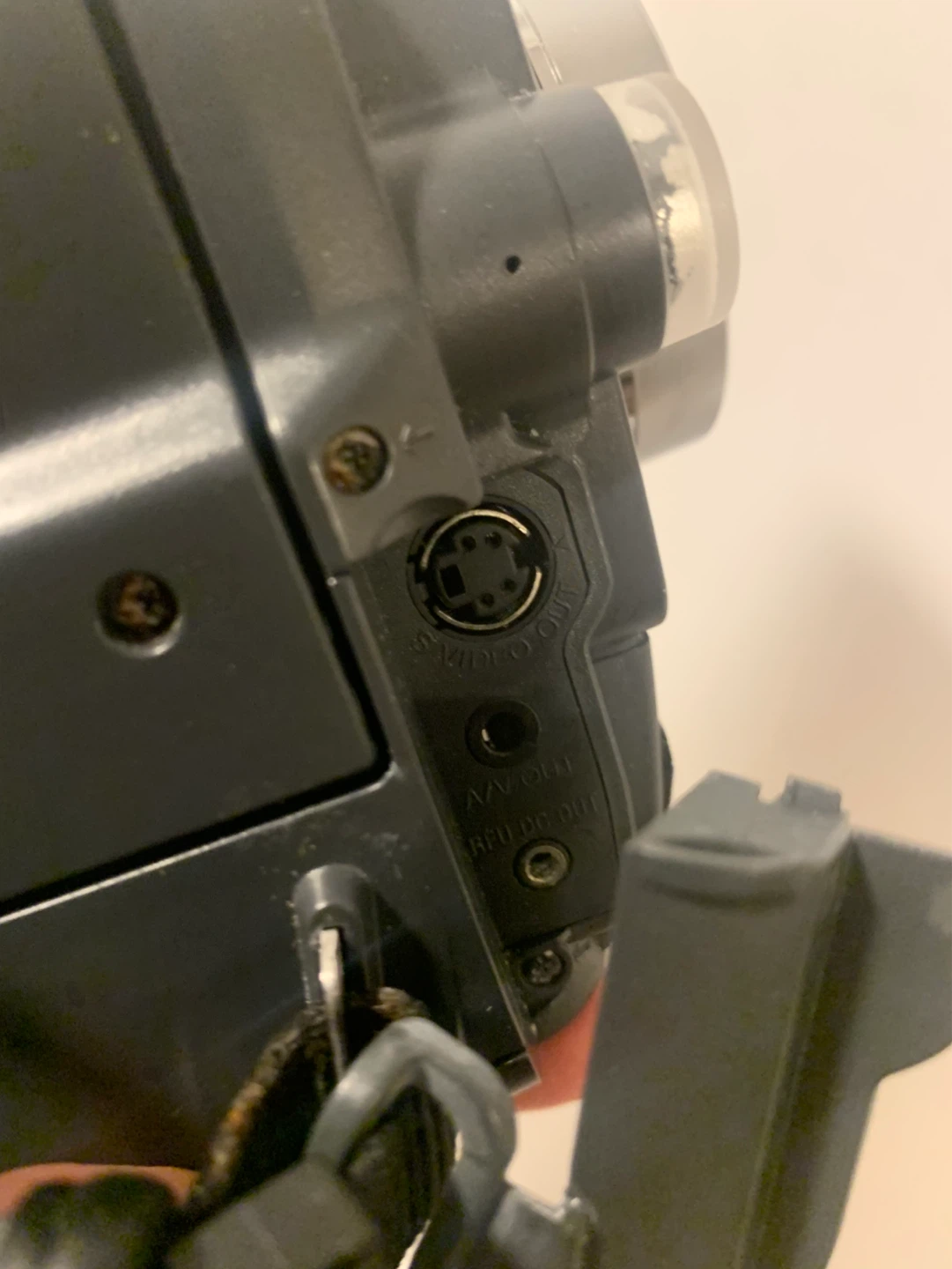 Sony Handycam Vision videoHi8 CCD-TRV308 NTSC Camcorder - photo 3