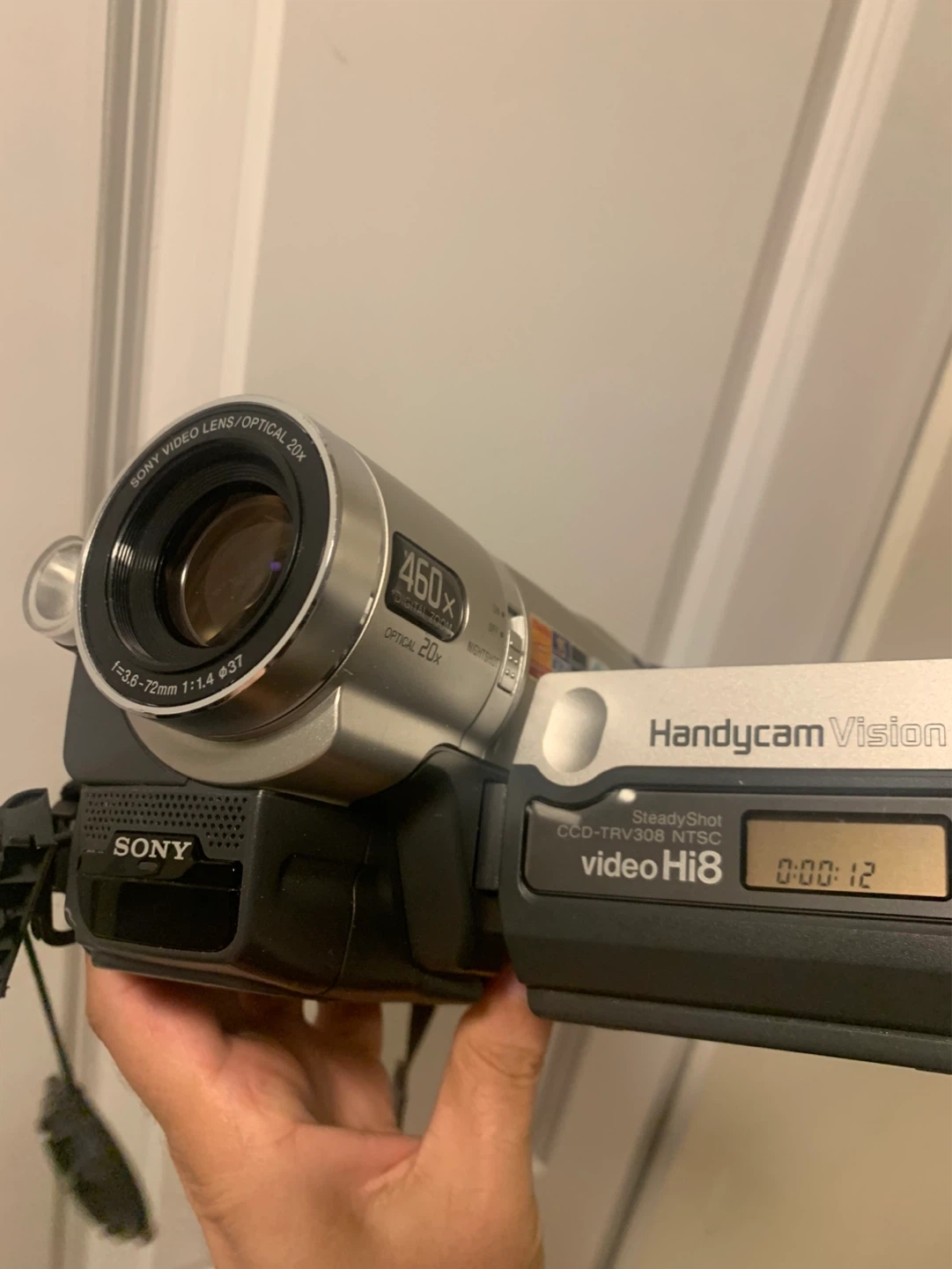 Sony Handycam Vision videoHi8 CCD-TRV308 NTSC Camcorder