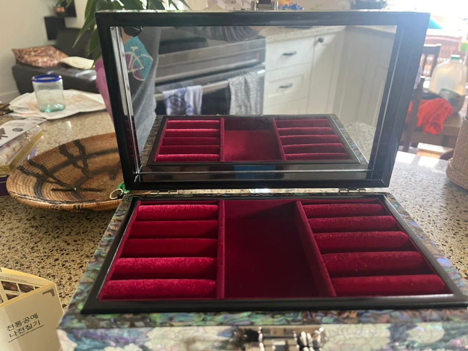 Korean Lacquered Jewellery Box Inlaid with Mother-of-Pearl