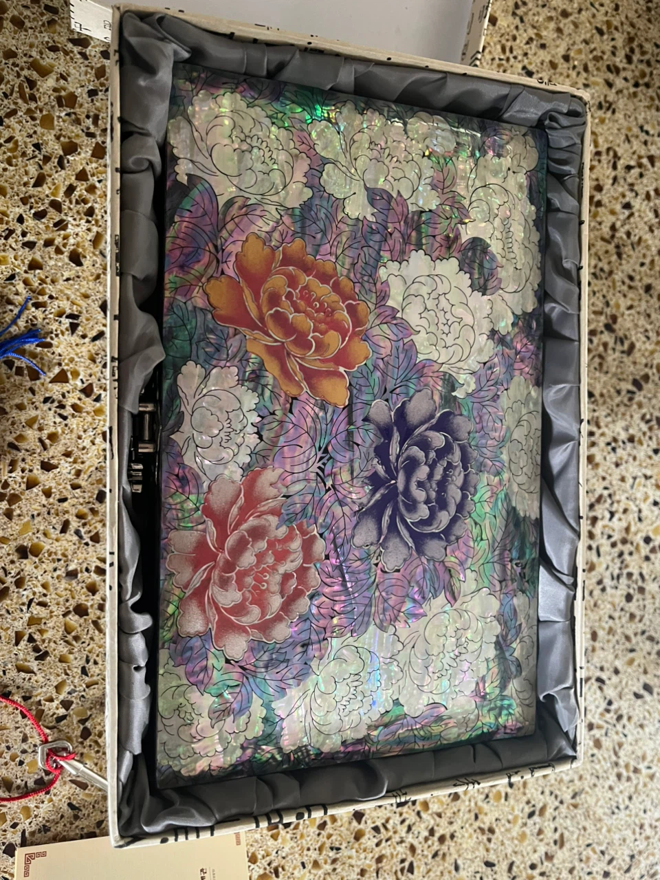 Korean Lacquered Jewellery Box Inlaid with Mother-of-Pearl - photo 2