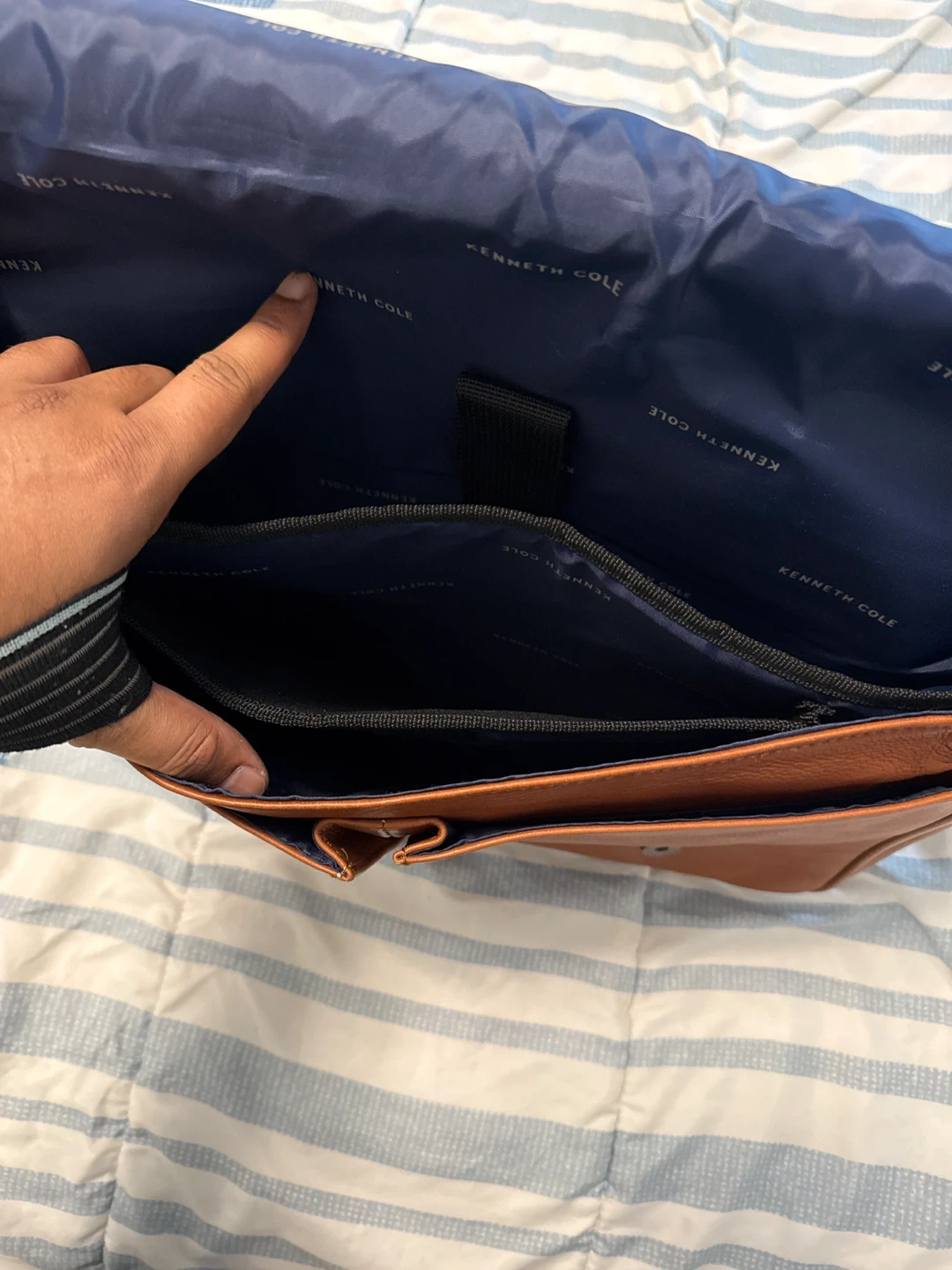 Kenneth Cole Brown Leather Bag - photo 3