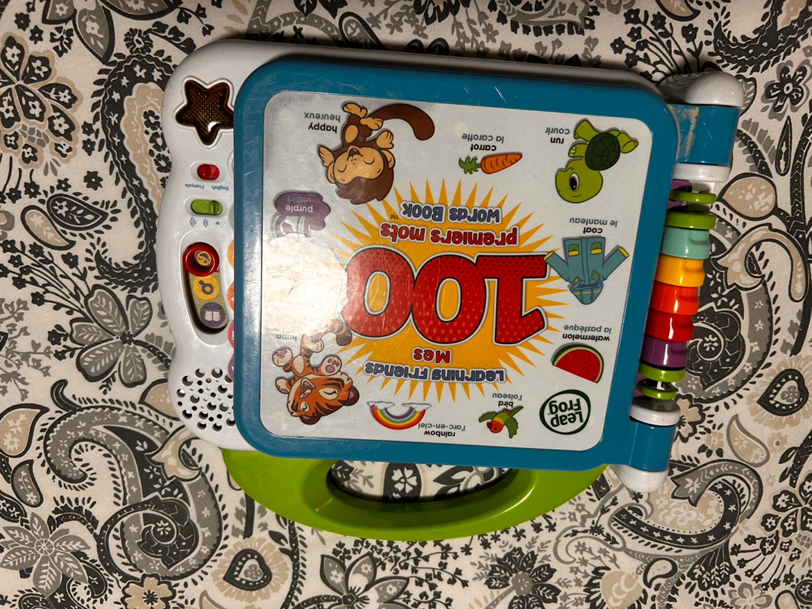 Leap Frog Learning Friends Mes 100 Premiers Mots Book - photo 2