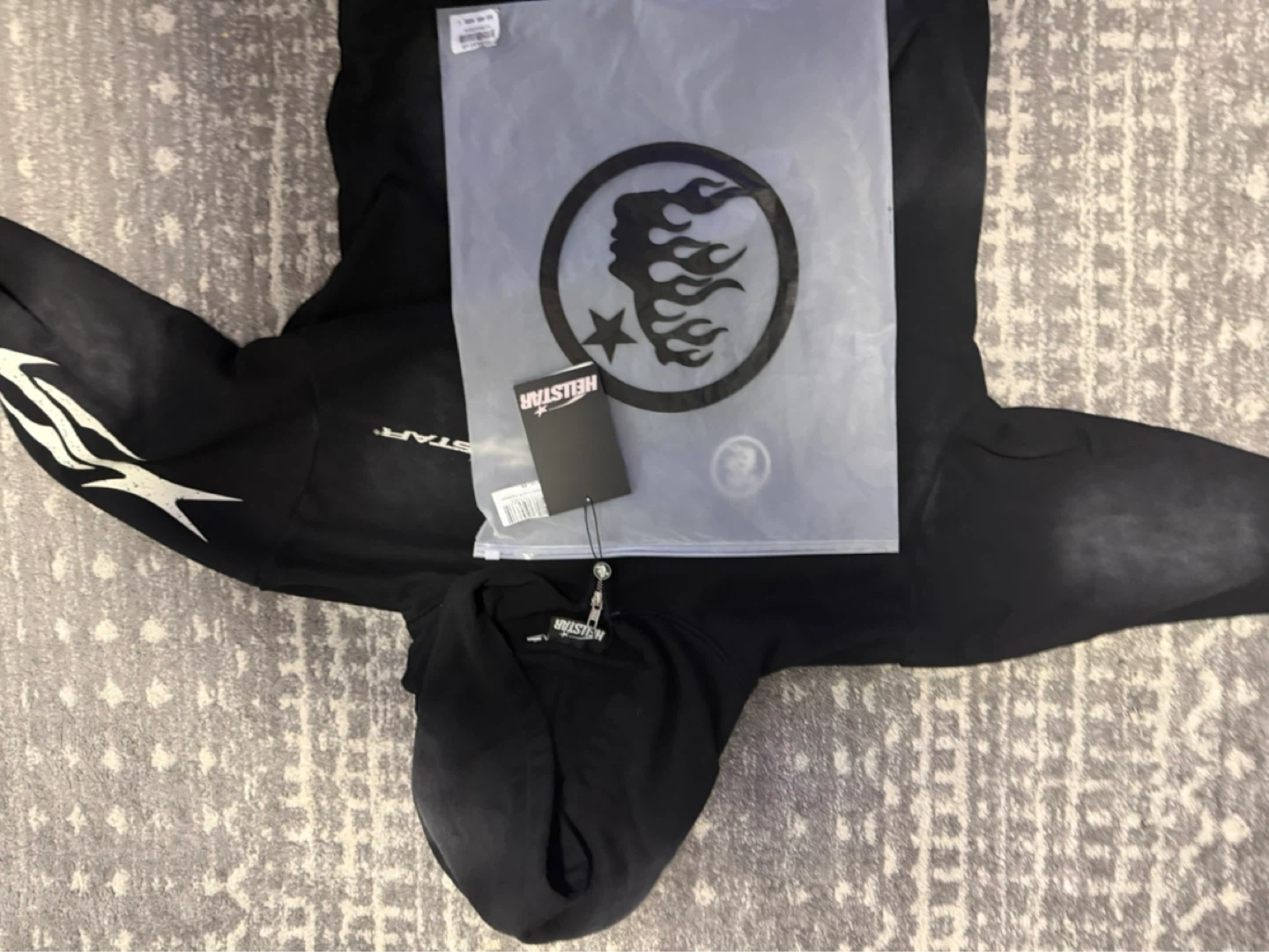 HEILSTAR Black Zip-Up Hoodie