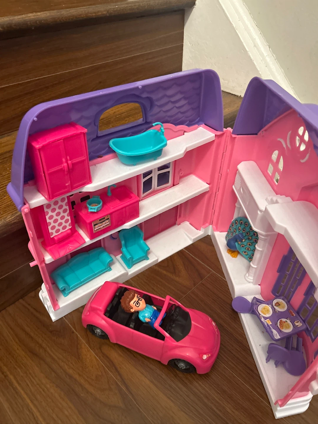 Foldable Dollhouse with Car and Accessories - photo 2