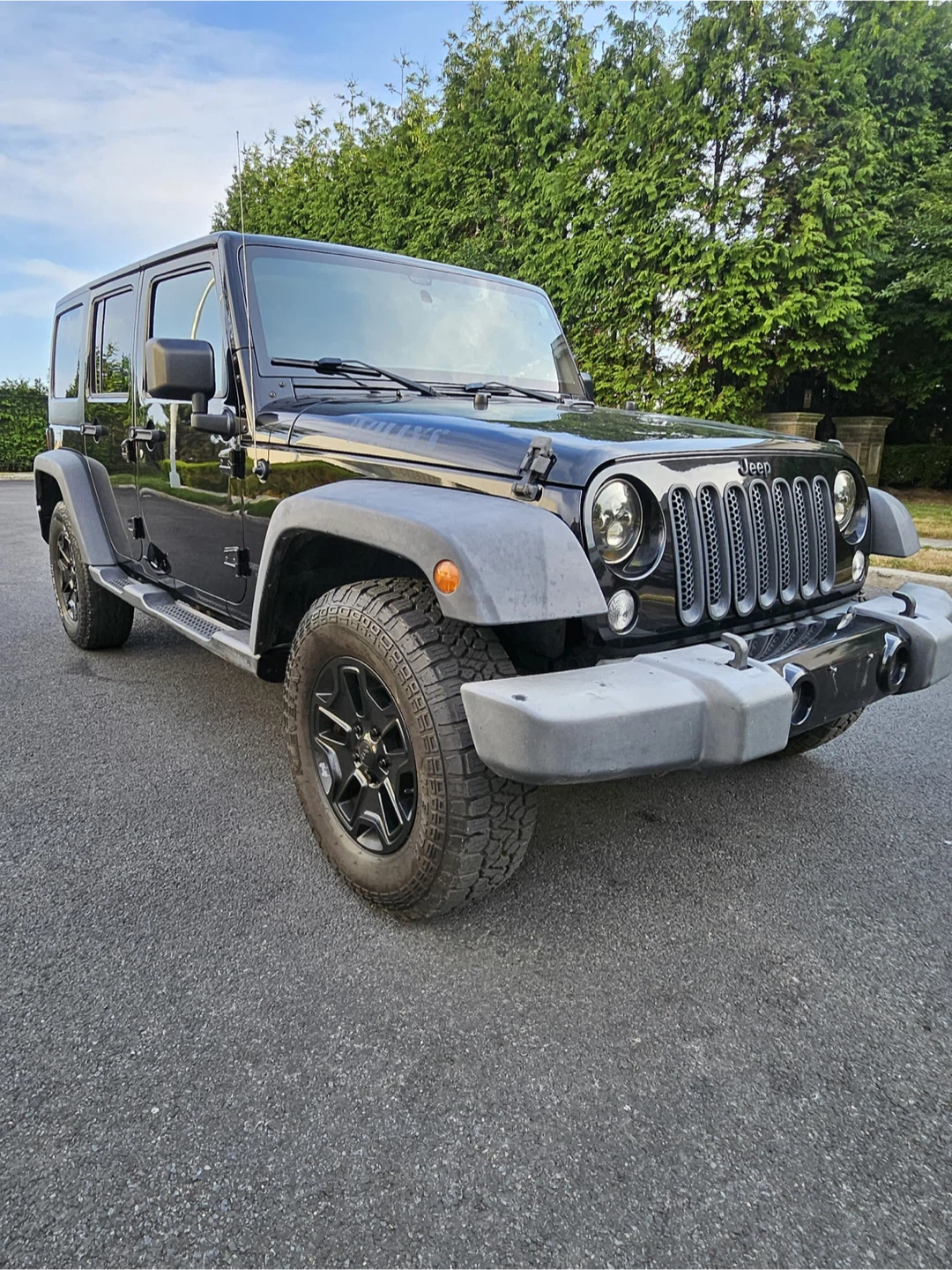Black Jeep Wrangler 4-Door