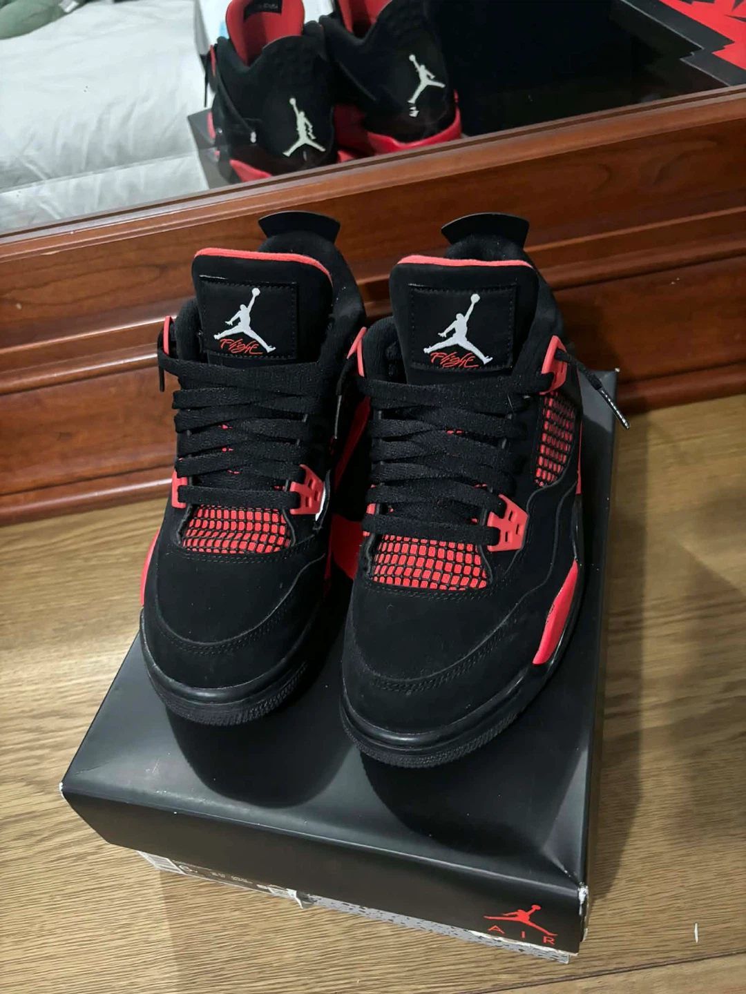 Air Jordan 4 Retro (GS) Black Red Sz 6Y