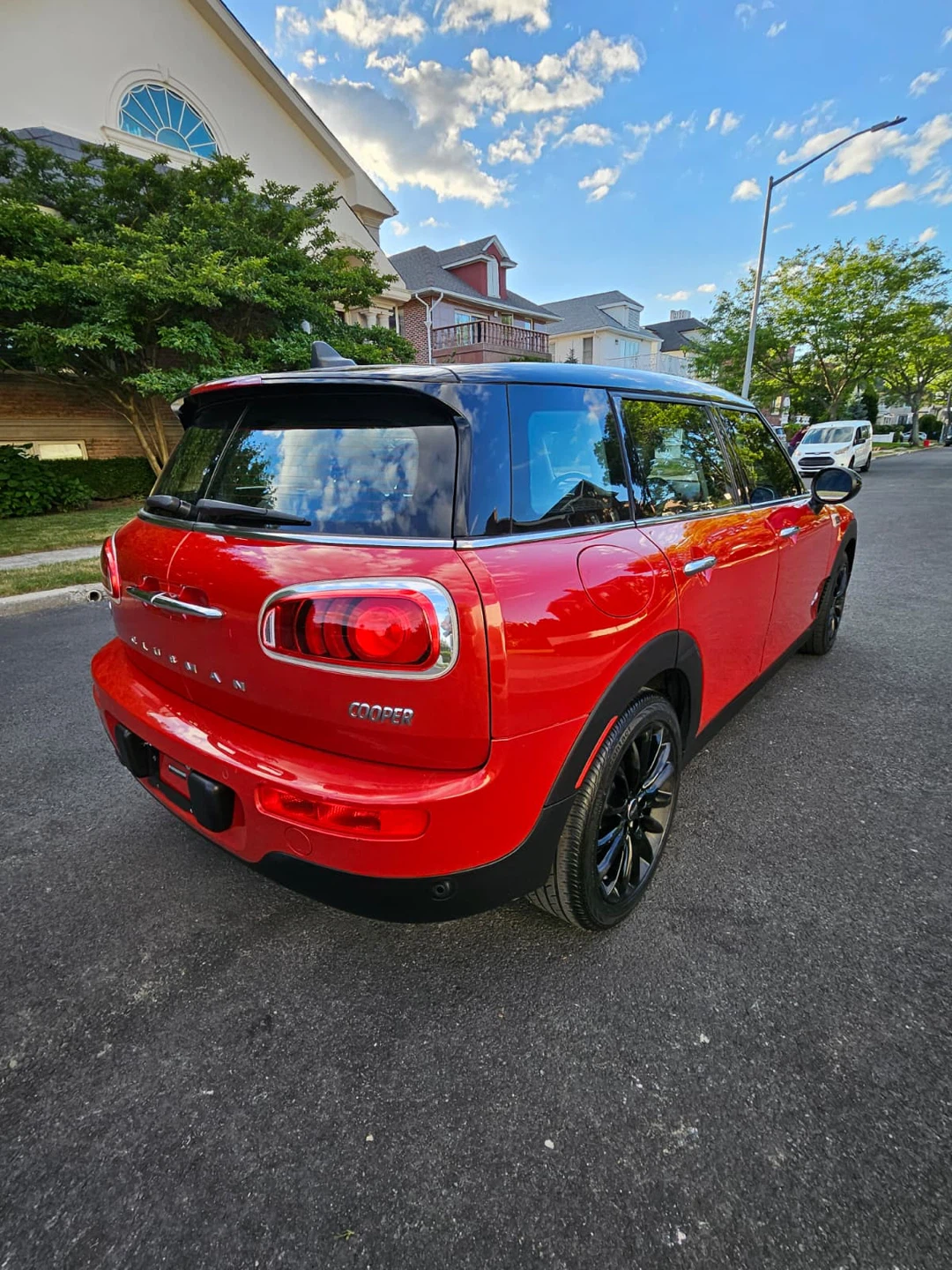 Red Mini Cooper Clubman - photo 3