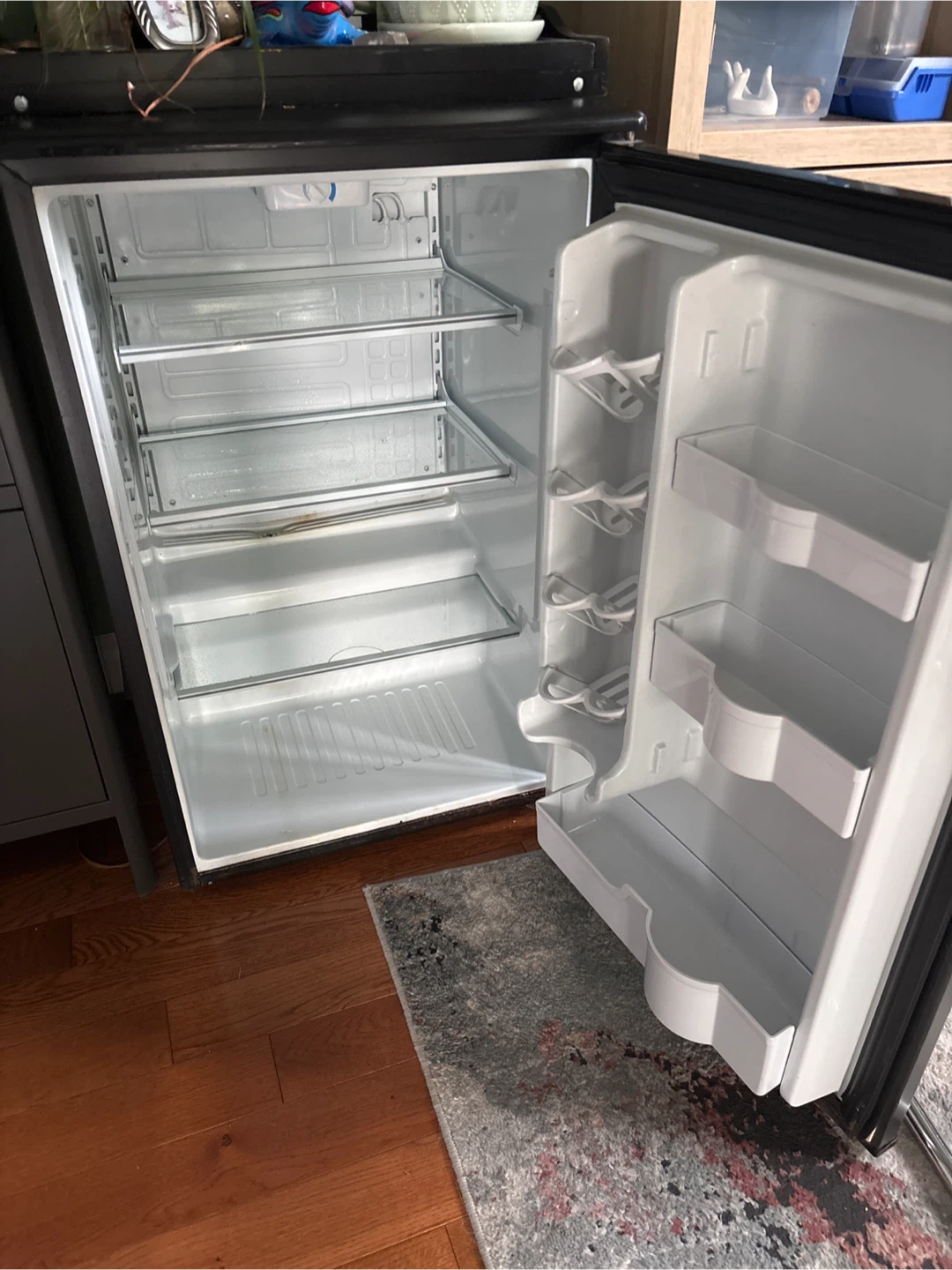 Danby minifridge - photo 2