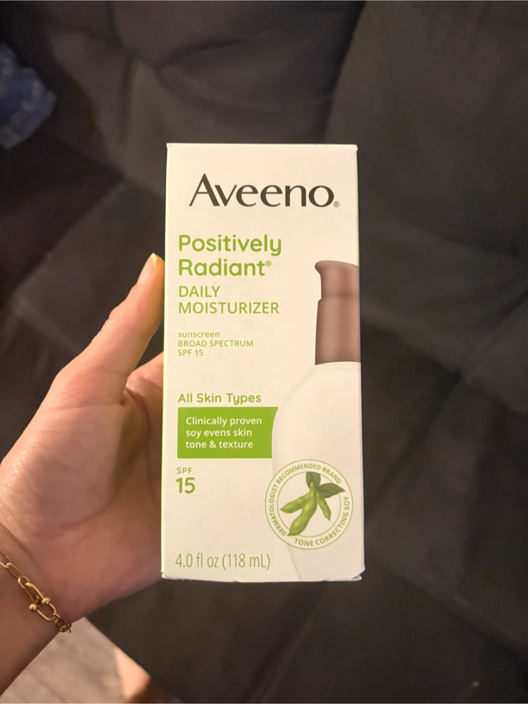 Aveeno Positively Radiant Daily Moisturizer SPF 15 - photo 2