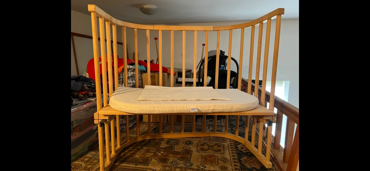 Wooden Baby Crib with Mattress