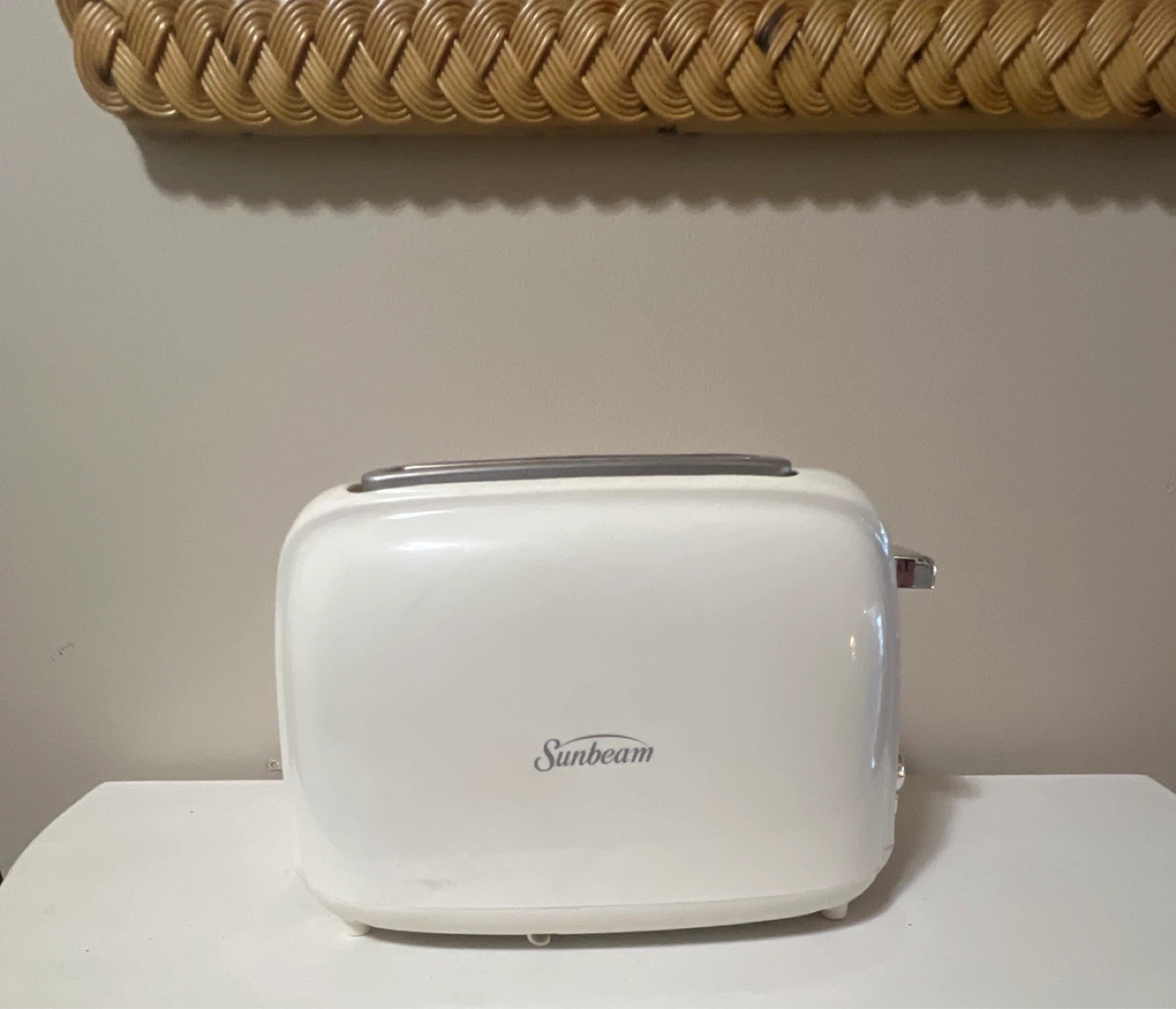 White Sunbeam 2-Slice Toaster