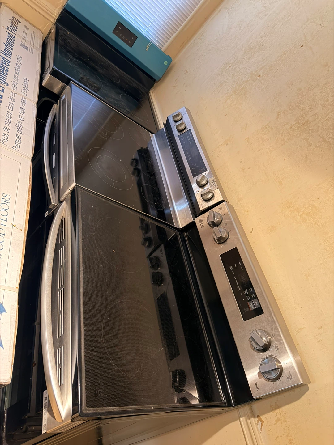 LG Electric Range and Maytag Washing Machine - photo 3