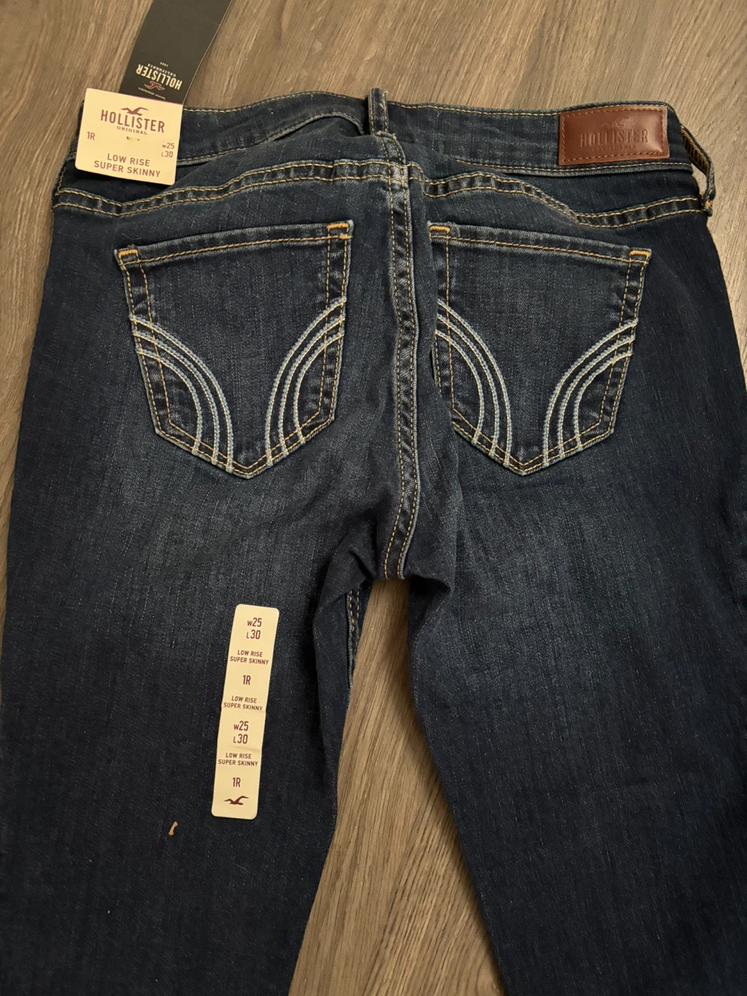 Hollister Low Rise Super Skinny Jeans Size 25W x 30L - photo 3