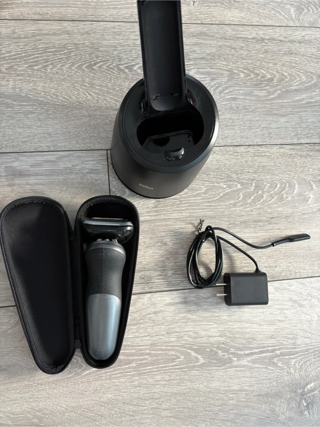 Braun Series 7 Shaver with 4-in-1 Clean & Charge Station