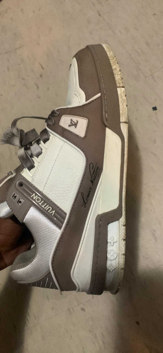 Louis Vuitton Sneakers - photo 2