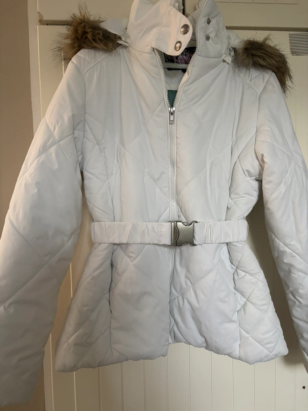 Girl’s White Quilted Puffer Jacket with Faux Fur Trim