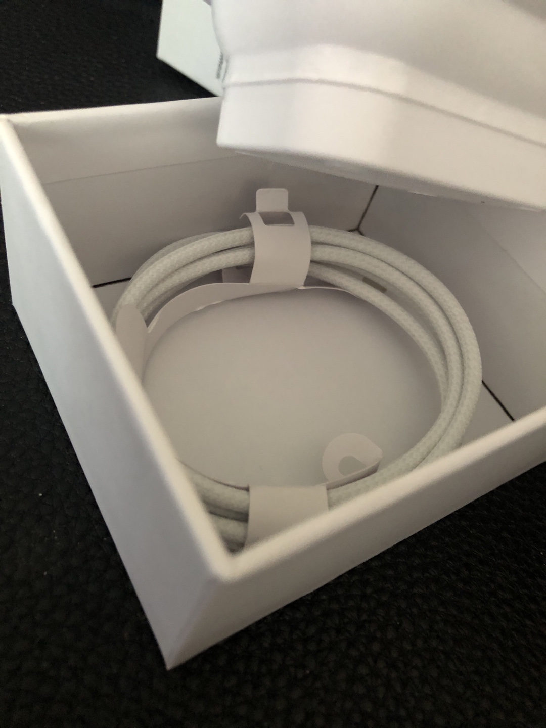 Apple AirPods Pro 3rd Gen - photo 5