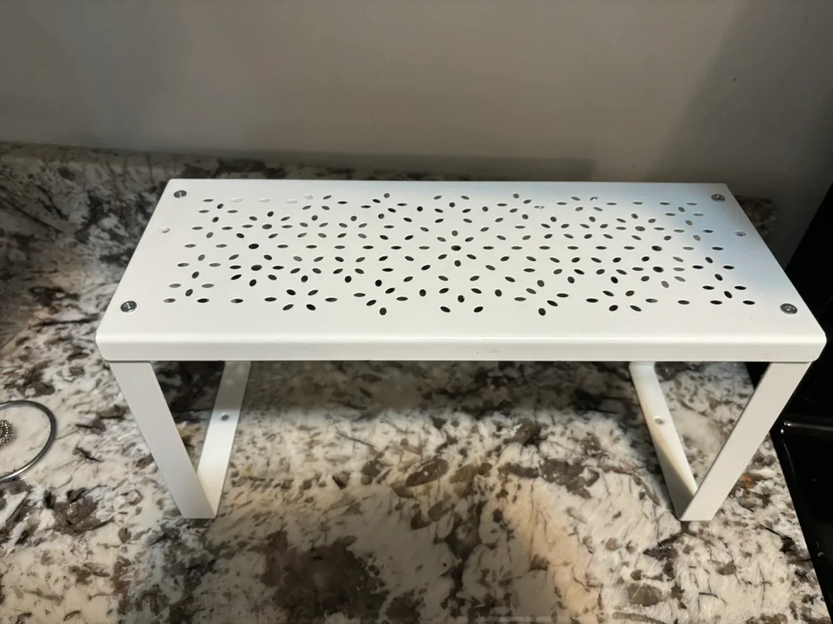 White Metal Shelf with 3 fake Plants - photo 2
